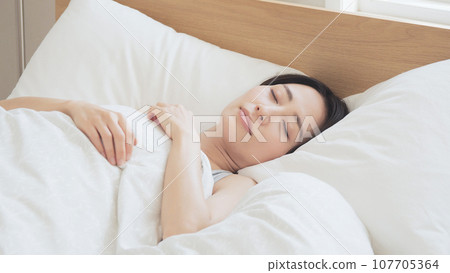 睡深覺的女人 107705364