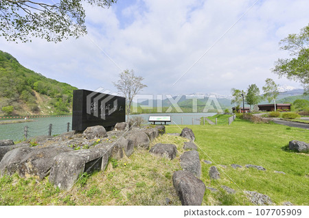 五月的大富湖（筱峰水庫） 107705909