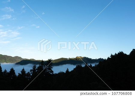 雲海、島根縣、津和野、津和野城跡 雲海、島根縣、津和野、津和野城跡 107706808