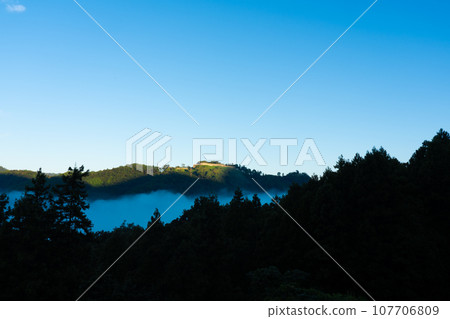 雲海、島根縣、津和野、津和野城跡 雲海、島根縣、津和野、津和野城跡 107706809