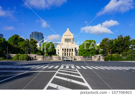 A quiet morning, the National Diet Building in sunny autumn (Nagatacho, Chiyoda-ku, Tokyo) A quiet morning, the National Diet Building in sunny autumn (Nagatacho, Chiyoda-ku, Tokyo) 107706903