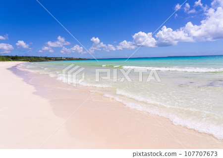 Miyakojima, Toguchi Beach that looks like a postcard 107707673