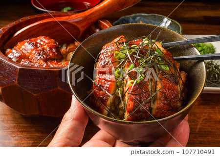 Eat Hitsumabushi 107710491