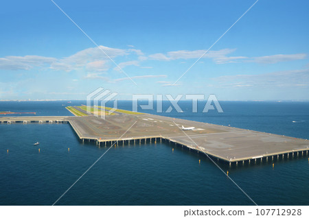 Aerial view of the runway at Haneda Airport Aerial view of the runway at Haneda Airport 107712928