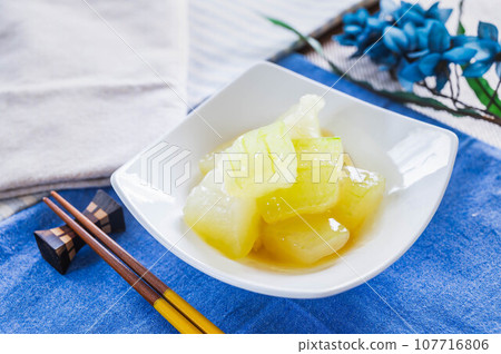 Boiled winter melon 107716806