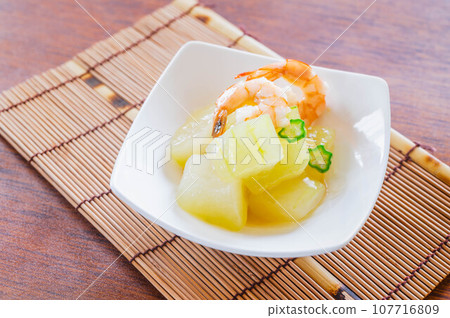 Thick boiled winter melon and shrimp Thick boiled winter melon and shrimp 107716809