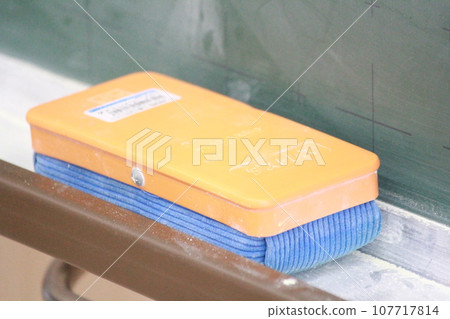 Blackboard eraser Blackboard eraser 107717814