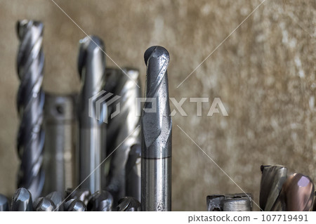 Close-up scene group of the used coating solid end mill. Close-up scene group of the used coating solid end mill. 107719491