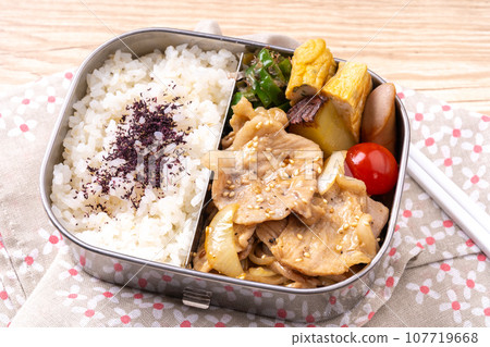 Pork yakiniku bento 107719668