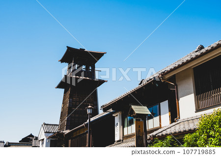 小江戶川越 燈火通明的街道和晴朗的天空 a-2 啞光感 107719885