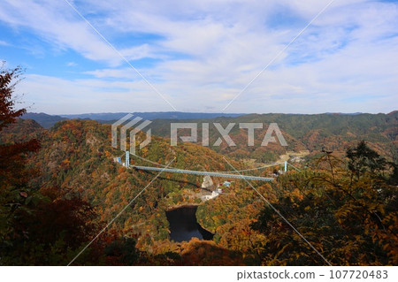 Ryujin Suspension Bridge and Dam colored with autumn leaves from Ryujinkyo Akaiwa Observation Deck Ryujin Suspension Bridge and Dam colored with autumn leaves from Ryujinkyo Akaiwa Observation Deck 107720483