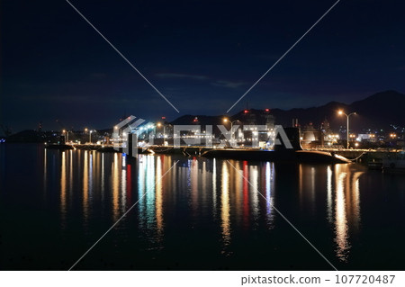 [Hiroshima Prefecture] Night view of Array Karasukojima (Kure Park) 107720487
