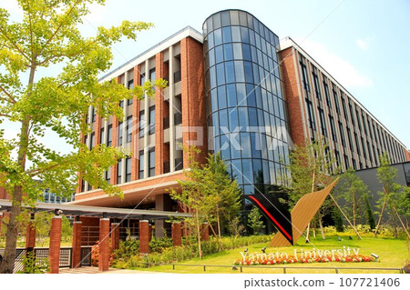 大和大學 大和大學 107721406