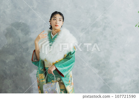 長袖和服的女人 長袖和服的女人 107721590