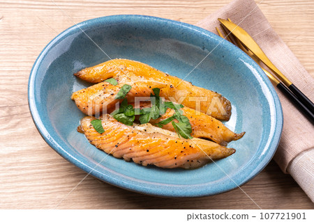 奶油烤鮭魚原 奶油烤鮭魚原 107721901