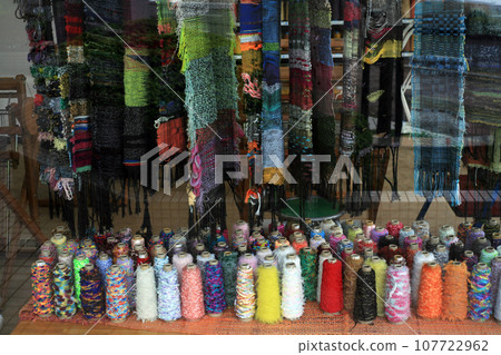 手工編織用的彩色線 手工編織用的彩色線 107722962