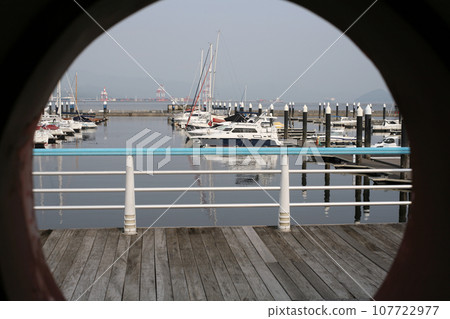 Marina Pier 107722977