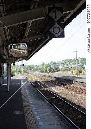 Higashihagi station platform Higashihagi station platform 107723035