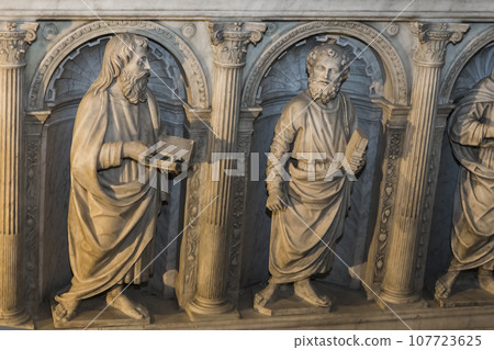 interiors and details of basilica of saint-denis, France interiors and details of basilica of saint-denis, France 107723625