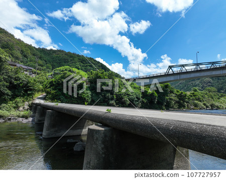 Kochi ken Shimantocho Dai Mishima Sinkbashi 107727957