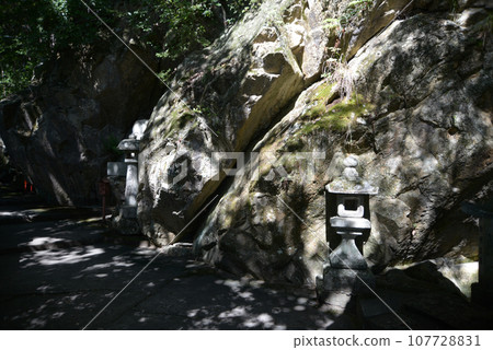 Tarobo Aga Shrine, rock surface on the approach to the shrine grounds, Owaki-cho, Higashiomi City, Shiga Prefecture 107728831