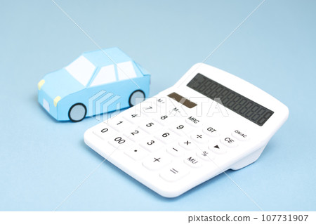 Car and Calculator 107731907