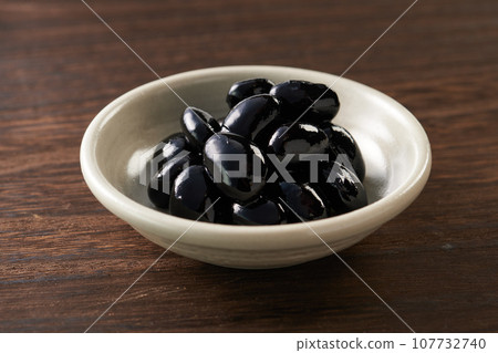 Boiled beans image 107732740