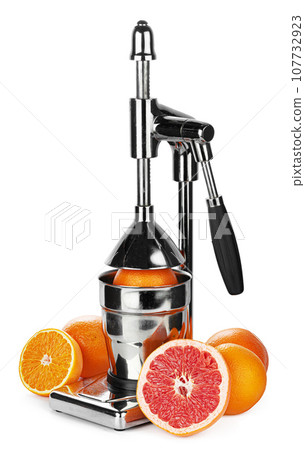 Mechanic juicer for citrus fruits isolated on white 107732923