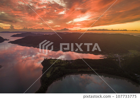 無人機拍攝的奄美大島晨景 無人機拍攝的奄美大島晨景 107733775