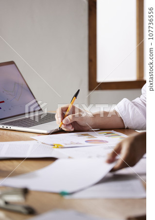 Accurate analysis of current situation for a successful future that can help with marketing Accurate analysis of current situation for a successful future that can help with marketing 107736556