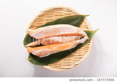 [Chilean farmed, thawed] Coho Salmon Harasu 107737698