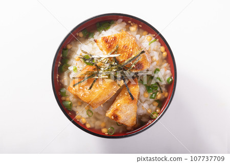 銀鮭魚茶泡飯外皮酥脆 107737709