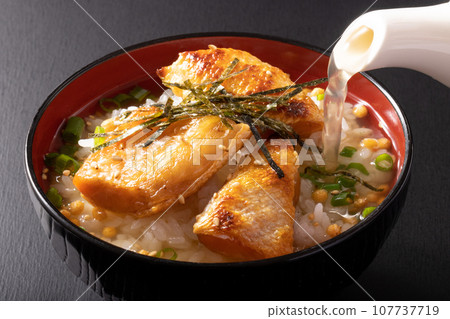 銀鮭魚茶泡飯外皮酥脆 107737719