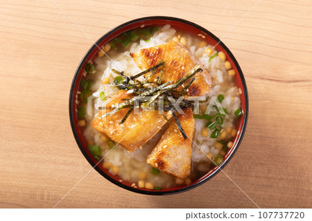 銀鮭魚茶泡飯外皮酥脆 107737720