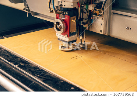 Laser cutting machine Laser cutting machine 107739568