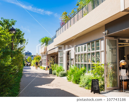 Shimokita Railway Town, Tokyo: A new town born from the development of a former railroad site 107743186