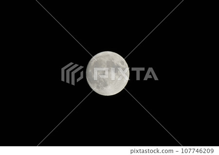 北斗市白州町,9月14日晚上,月亮在夜空中閃耀,月齡13.1 北斗市白州町,9月14日晚上,月亮在夜空中閃耀,月齡13.1 107746209