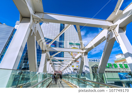Japan's Tokyo cityscape October - View of Shinjuku Station (south exit) etc. (JR Shinjuku Station south exit on the right side of the screen) = 13th 107749170