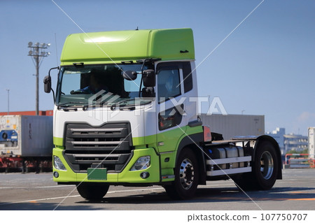 Tractor head image 107750707