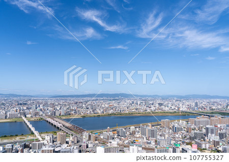[大阪]從梅田藍天大廈展望台眺望的景色[城市景觀] 107755327