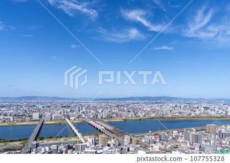 [大阪]從梅田藍天大廈展望台眺望的景色[城市景觀] 107755328