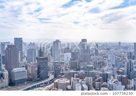 [Osaka] View from the Umeda Sky Building Observation Deck [City Landscape] 107756230