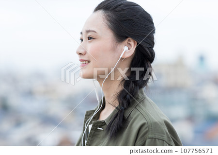 Young female college student 107756571