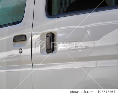 Light wagon sliding door handle 107757261
