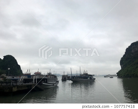 Ships 12 in Halong Bay, Vietnam Ships 12 in Halong Bay, Vietnam 107757418