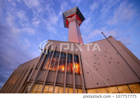 建於星形城堡[五稜郭]內的五稜郭塔，是戊辰戰爭最後一戰－函館戰爭的戰場。 107757775