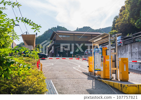 京王線高尾山口站：通往高尾山的門戶。京王高尾山溫泉 / 極樂湯 107757821