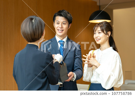 情侶購物客服 107758786