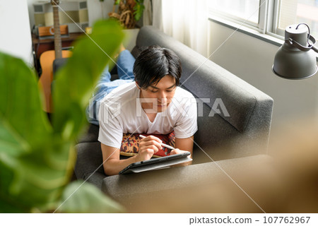 男性肖像』 107762967