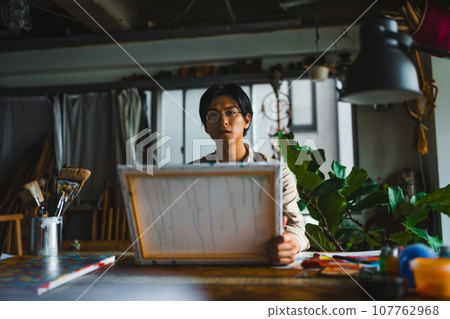 男性肖像』 107762968